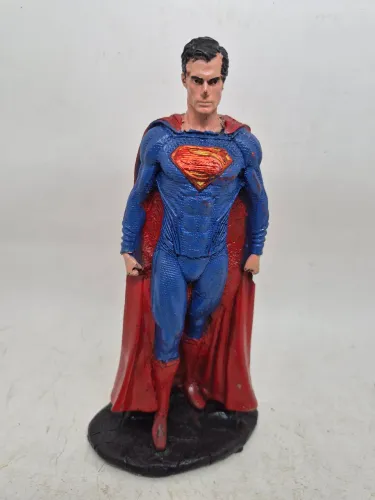 Boneco Superman de resina.