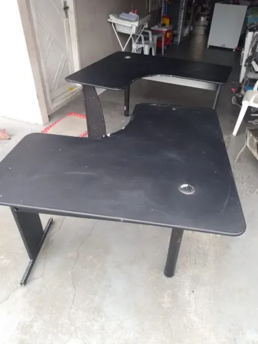 Vendo mesa escritório tenho 2