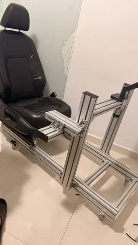 Cockpit Sim Racing em Alumínio Estrutural + Banco Jetta + Suporte de Monitor