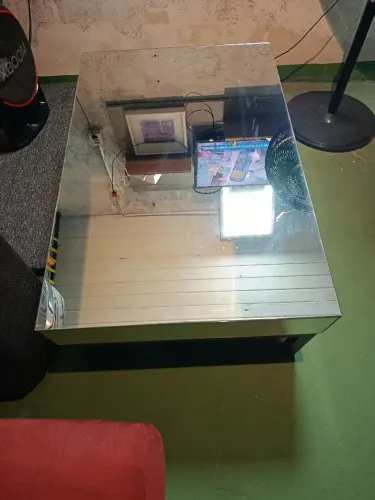 Mesa espelhada