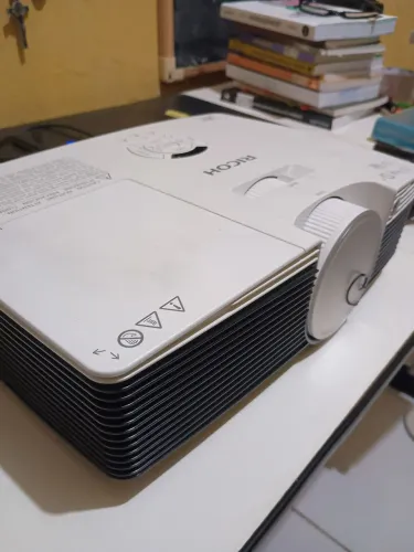Projetor data-show RICOH