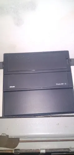 Doação de duas máquinas de escrever 