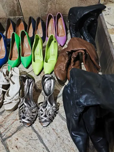 Sapatos e botas usados, várias marcas, cores e modelos