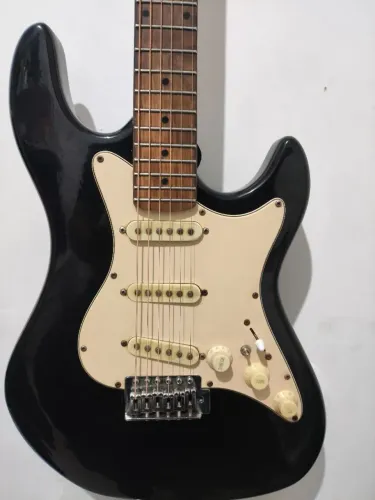 Guitarra stratocaster strinberg