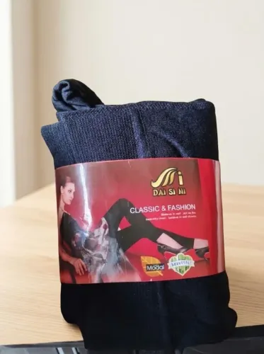 Meia calça preta, grossa! Ideal para usar no frio.