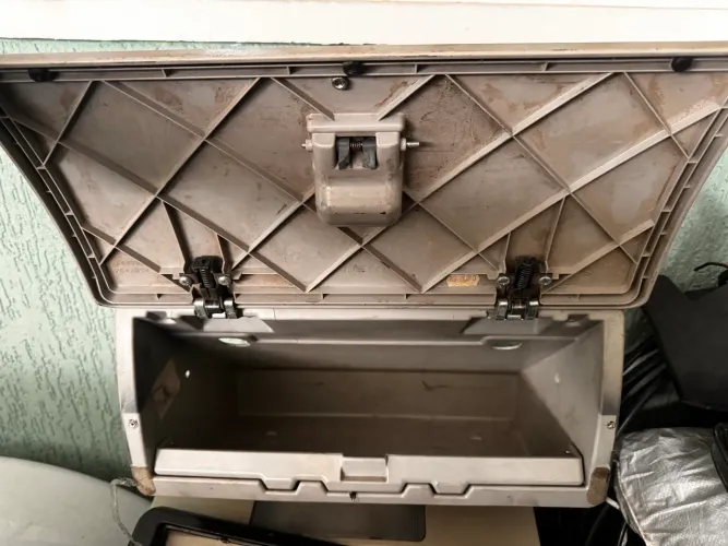 Porta luvas interno superior caminhão Iveco tector