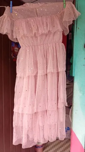 Estou vendendo um vestido tamanho 12 ano