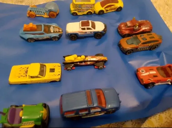 Carrinhos hot wheels