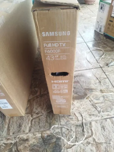 SmarTV Samsung 43 polegadas tela trincada