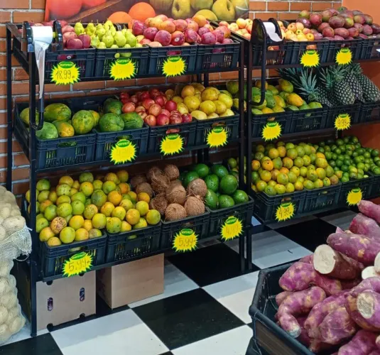 Vendo expositores de hortifruti.