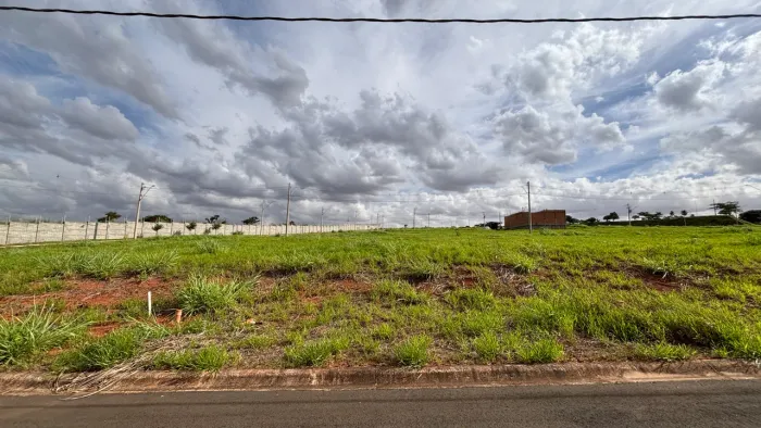 Terreno à venda 200m2 no Condomínio Villagio