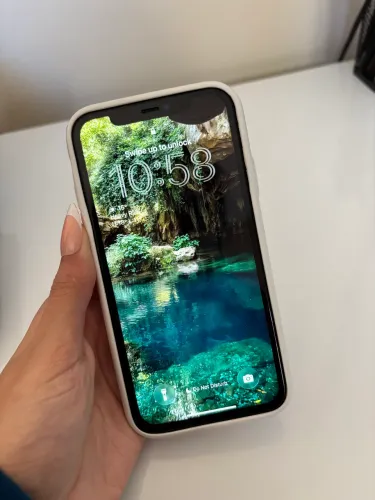 iPhone 11 Branco - Traseira Impecável (Ler Descrição / Detalhe Na Tela)