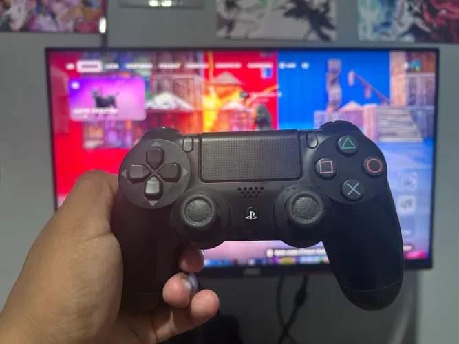Vende-se controle de Ps4 original $150