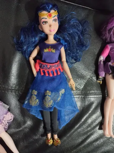 Boneca Genie Chic Descendentes.