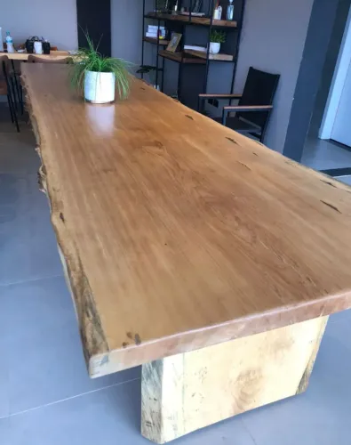 Mesa Rústica piquiá com borda Viva 