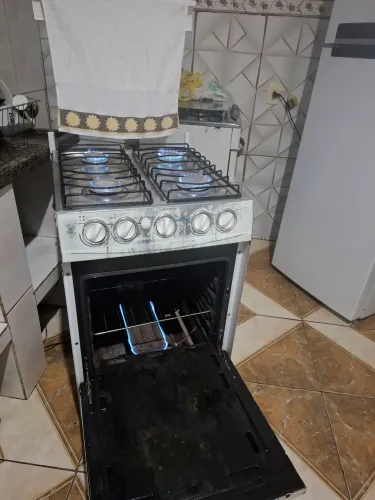 fogão de 4 boca ele não é elétrico tudo focionando