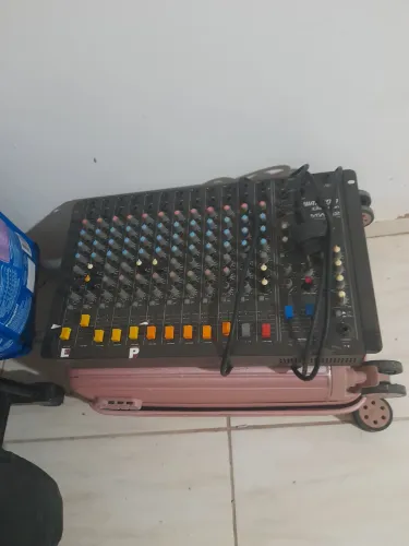 Mesa de 12 canais 200,00