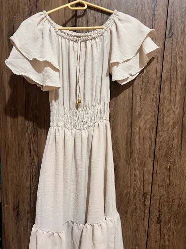Vestido beje