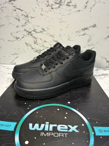 Tênis Nike Air Force 1 preto tamanho 38