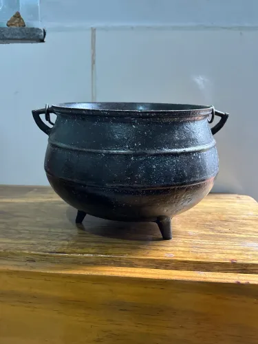 Panela de ferro das antigas 