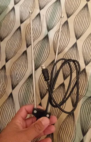 Vendo uma Antena Para TV novo