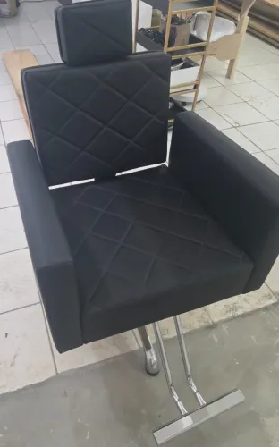 Cadeira Evidence Encosto Fixo Para Salão De Beleza Cor Preto Factor