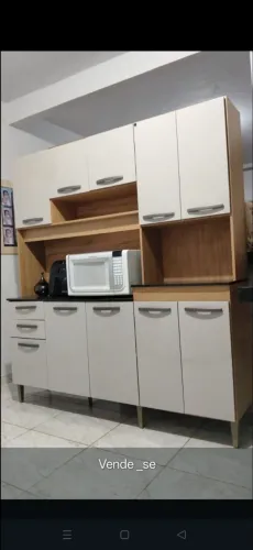 Vende-se armário ,bem conservado.. aceito propostas