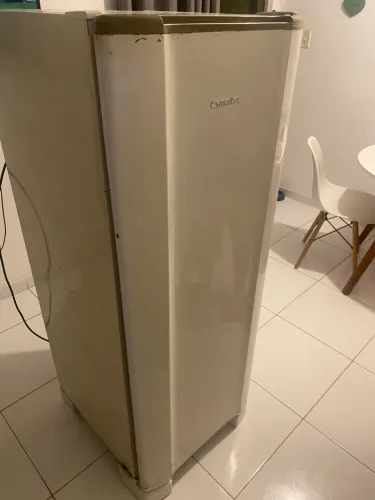 Geladeira a venda