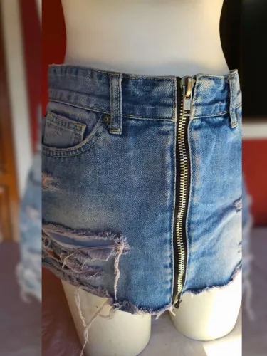 short saia jeans unif destroyed zíper 38