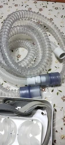 Máscara nasal com almofada (P,M,G) com tubo corrugado/circuito respiratório de 1,80m