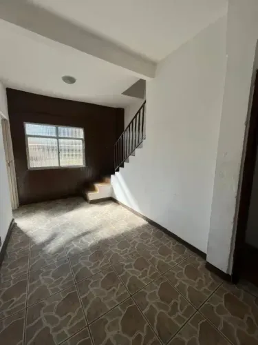 Triplex para aluguel tem 120 metros quadrados com 4 quartos em Centro - Nilópolis - RJ