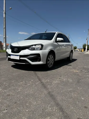 Toyota Etios X Plus Sedan 1.5 Flex 16V 4P Mec. 2020