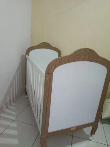 Berço, cômoda e guarda roupa de bebê 