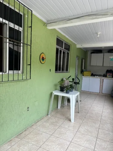 Casa 02 Quartos, Sendo uma suíte e com Garagem, Em Piabeta Magé RJ.
