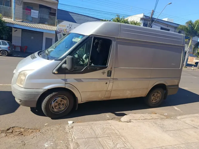 Ford Transit Furgão 3330 2.4 Tdci Curto Dies. 2011