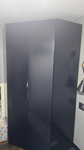 Roupeiro de canto 