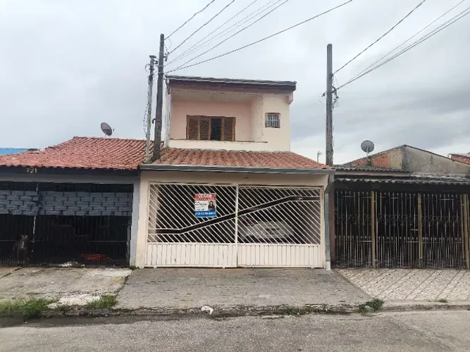Casa com 3 quartos próxima a avenida itavuvu