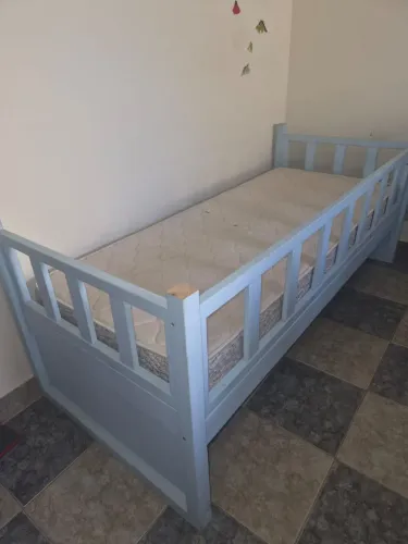 Cama infantil com colchão