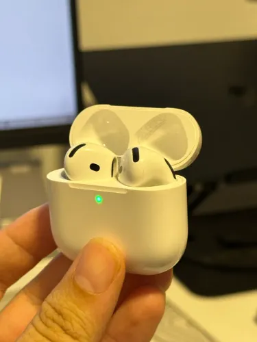 AirPods 4