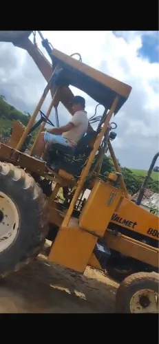 Carregadeira 880