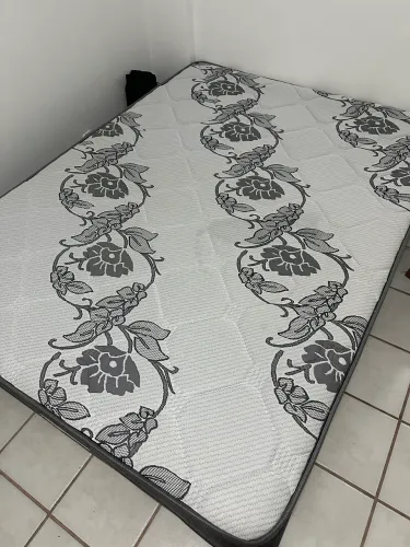 Cama casal com colchão
