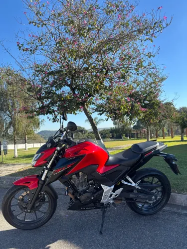 CB 300 F ABS