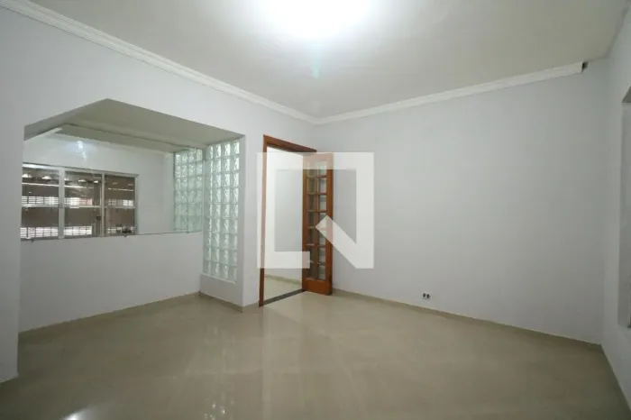 Casa à Venda - Centro, 3 Quartos, 190 m2