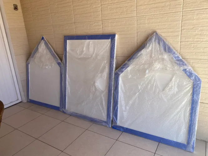 Quadro branco com bordas azul quadrado