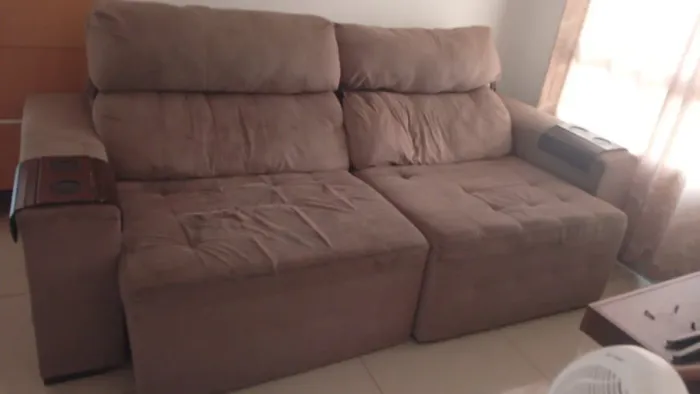 Sofá retrátil e reclinável
