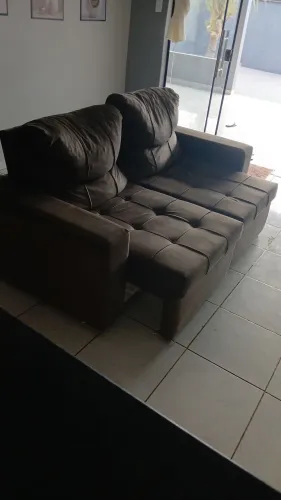 Sofá retrátil semi novo