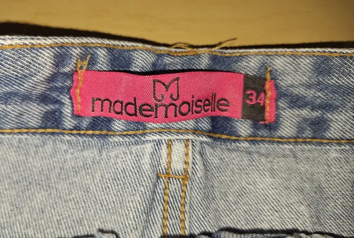 Saia Jeans Curta- Lavagem Clara - tam. 34 (Mademoiselle)