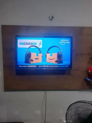 TV 32 smart em perfeito estado motivo da venda me mudando, quem comprar leva o painel 0800