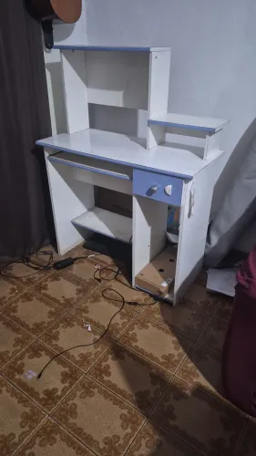 Mesa computador menina