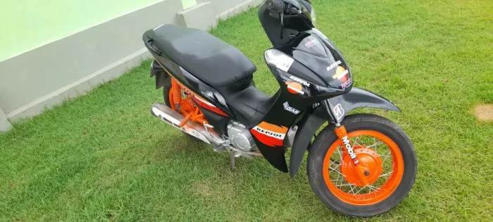 R$ 7.000 Biz 110i impecável